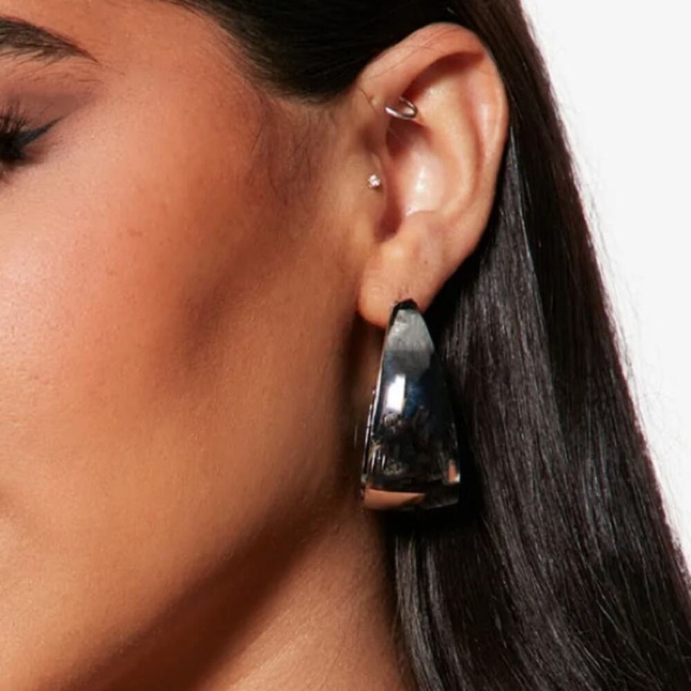 FASHION NOVA Crazy Talk Silver Oval Hoop Earrings NWT
